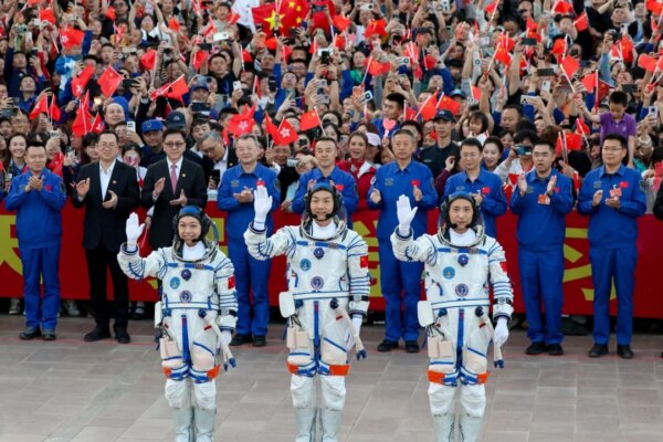 Hongkongers praise astronaut Lai Ka-ying at send-off ceremony in Jiuquan