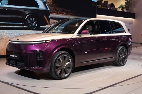 Li Auto shares plunge in Hong Kong after updated L9 SUV launch