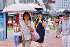 Hong Kong braces for Friday scorcher as mercury climbs to 33.7 degrees