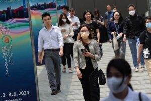 Hong Kong civil servants could see pay rise of up to 4.12%, survey shows