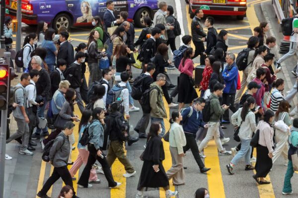 Vacancies suitable for university graduates fell from about 80,000 in 2022 to around 31,000 in 2025. Photo: Dickson Lee