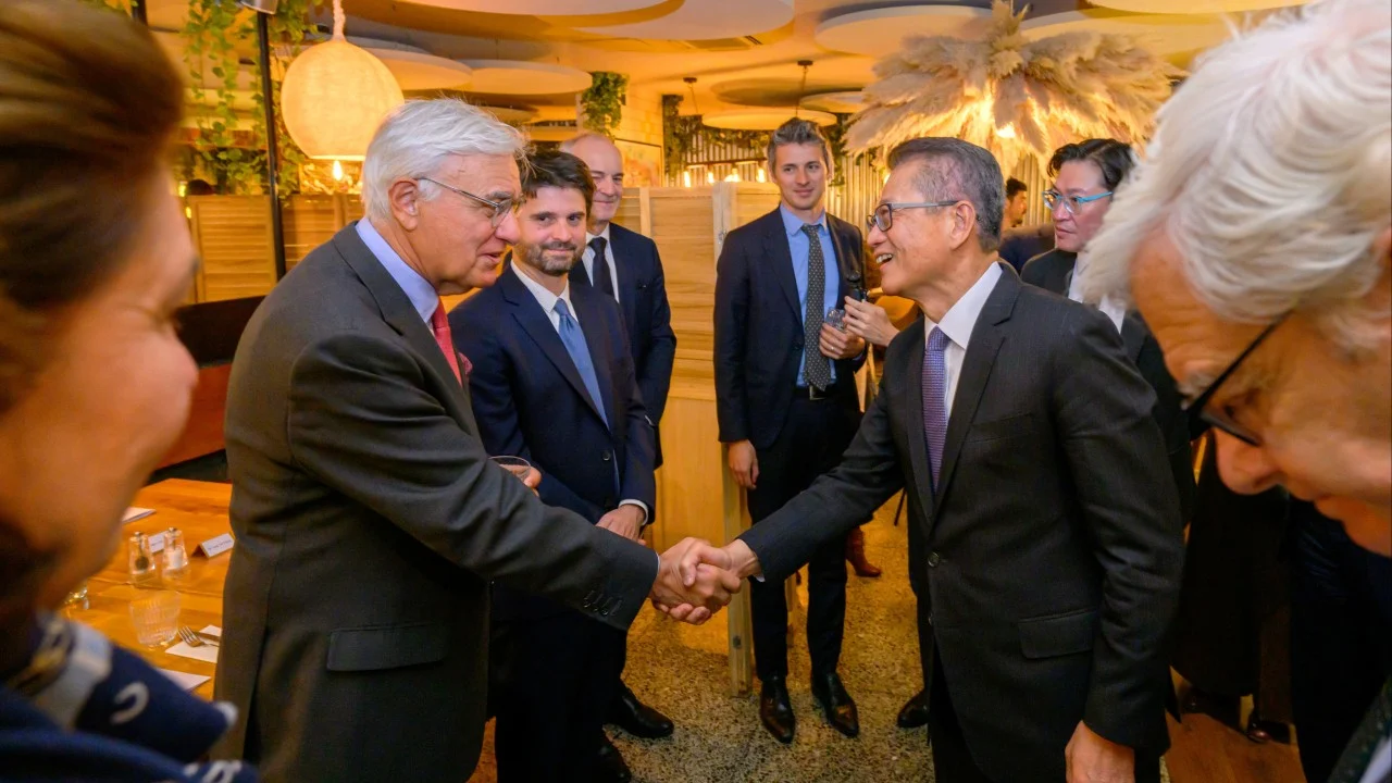 Hong Kong market surge, geopolitics drive ‘fear of missing out’ among French investors