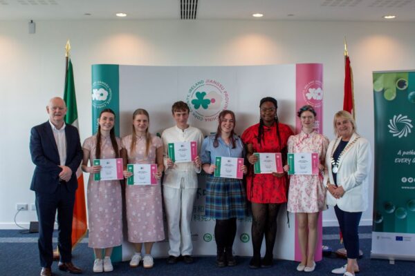 Students Shine in Méihua Cup Chinese Learning Competition. Pictured are the Mayor of the County of Cork, Cllr. Mary Linehan Foley, Pat KcKelvey, Director of Schools of Cork Education and Training Board with 1st place winners Amy Byrne, Conor Ryan and Aleksandra Kordys from Carrigtwohill Community College and 1st place winners Jennika Joyce, Vannessa Fregene Omoregie and Nicole Lenihan from Coláiste Pobail Naomh Mhuire.
Photo: Cork County Council
