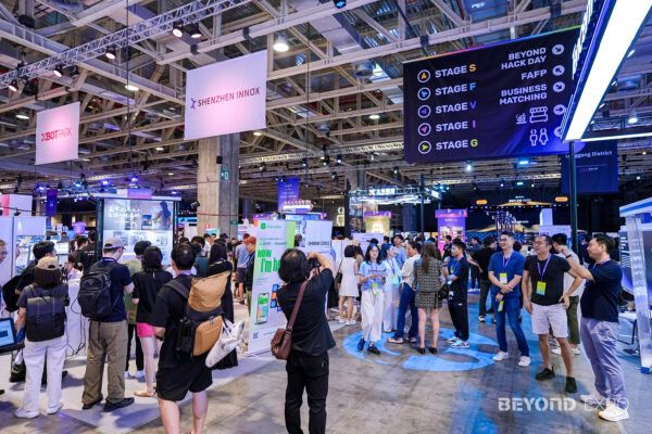 Chinese AI startups shine at tech show in Macao SAR