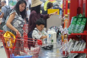 Hongkongers pack major supermarkets amid ‘price war’ on eve of Mother’s Day