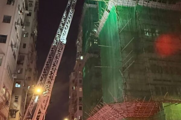 Firefighters tackle a late-night blaze at Man Yuen Building in Jordan Photo: Handout