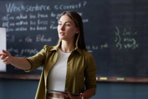 New pay model for native English-speaking teachers risks lowering standards: group