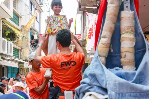 Crowds top 10,000 at Hong Kong’s Cheung Chau Bun Festival as parade draws visitors