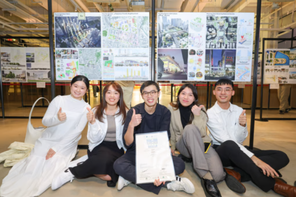 From left: Ar. Cheung Hoi Lan (Sandy Cheung), Chen Lok Ching (Vanessa Chen), Ar. Chan Wang Fung (Raphael Chan), Chung Yin and Cheng Chun Hei (Alex Cheng), the young winning team for “Heartbeat of the City, Voices of the Streets”, celebrate their first-prize (Area around the Heritage Park in Yau Ma Tei) victory at the URA x HKIA Urban Renewal Design Ideas Competition Ceremony.