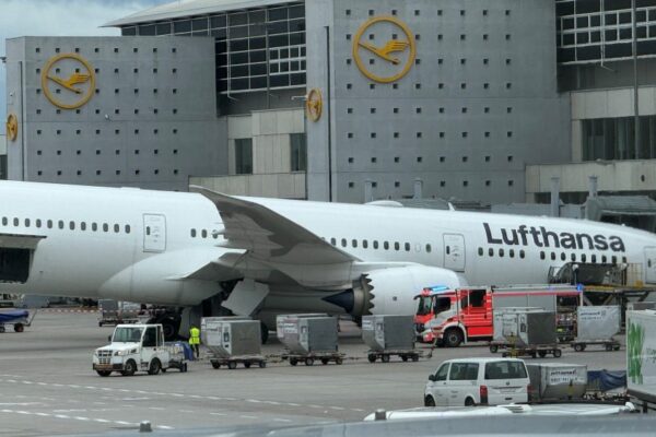 Lufthansa employees injured in a Boeing nose gear incident at Frankfurt airport