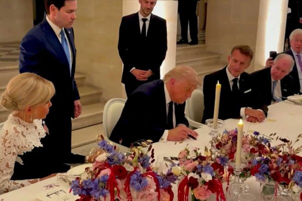 Trump Signs Preliminary Deal to End the War With Iran