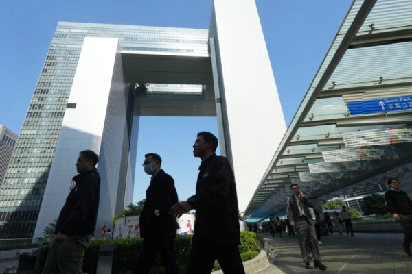 Rise in elite civil servants leaving prompts calls for hiring rethink