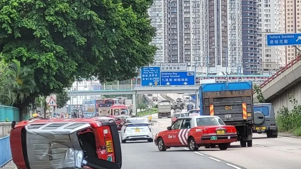 Driver, passenger hurt as taxi collides with truck in Hong Kong
