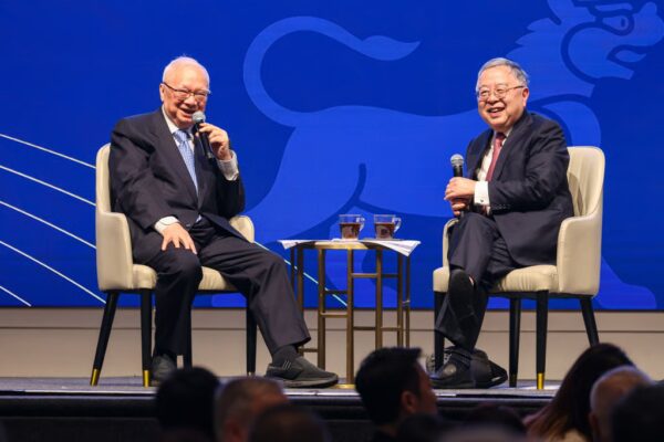 Tycoon Gordon Wu with the Asia Society’s Ronnie Chan at the ceremony. Photo: Nora Tam