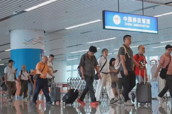 China expects 2.2 million daily cross-border trips during Dragon Boat Festival holiday