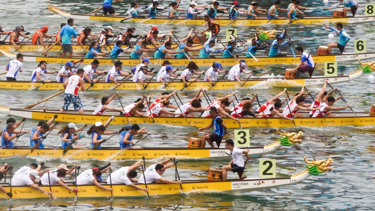 Thousands pack Hong Kong’s Tsim Sha Tsui promenade for annual dragon boat races