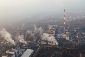 ESG news regarding China’s green bond sales, Iran war raising costs for European factories, Anthropic silently preparing an IPO, and new clean aluminium projects in Canada.