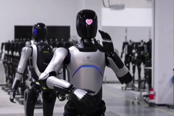 FCC chair Carr defends new ban on foreign-made humanoid robots