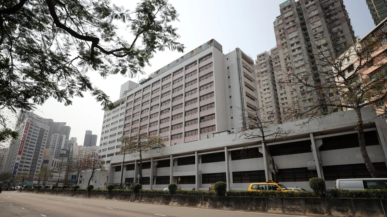 Hong Kong court tells jury to acquit 14 in alleged triad gangster murder case