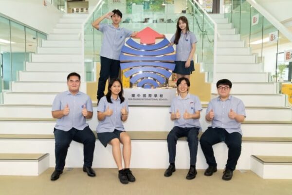 YCIS Class of 2026 celebrates 2 perfect scorers, 2 students and 4 students achieved 44 points and 43 points respectively.