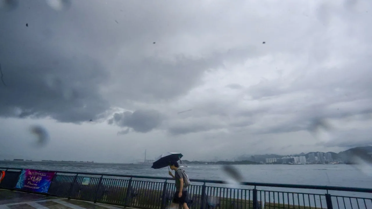 Hong Kong to issue No 1 typhoon signal on Thursday as tropical depression nears