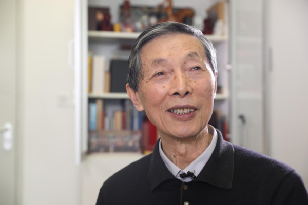 Pioneering scientists honored with China's top national sci-tech award