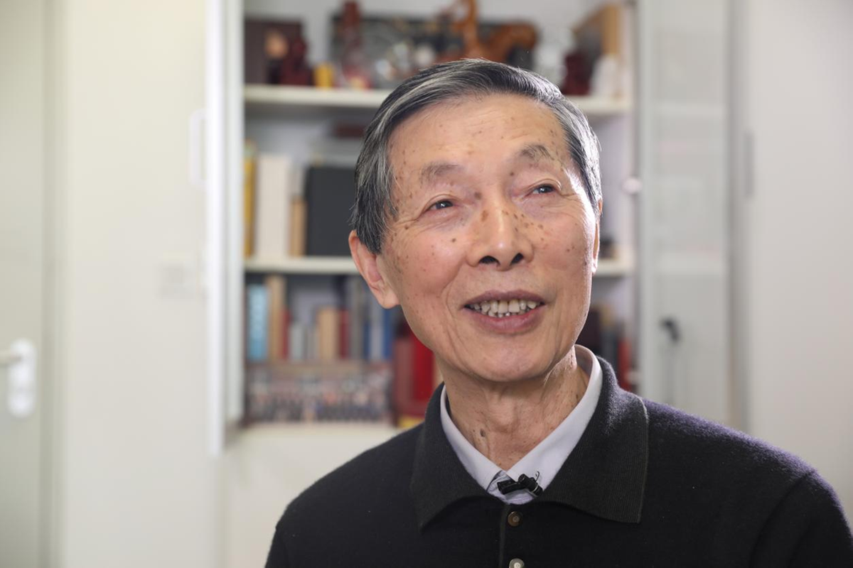 Pioneering scientists honored with China's top national sci-tech award