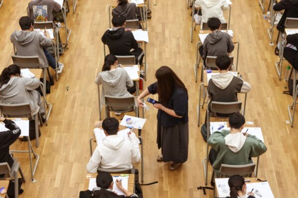 Mind the gap year: experts say DSE graduates can gain from experience before university
