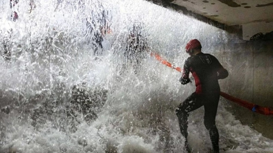 China evacuates over 340,000 as Typhoon Noul approaches southern coast