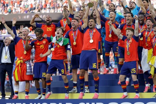 Hong Kong police arrest 991 in crackdown on illegal gambling during World Cup