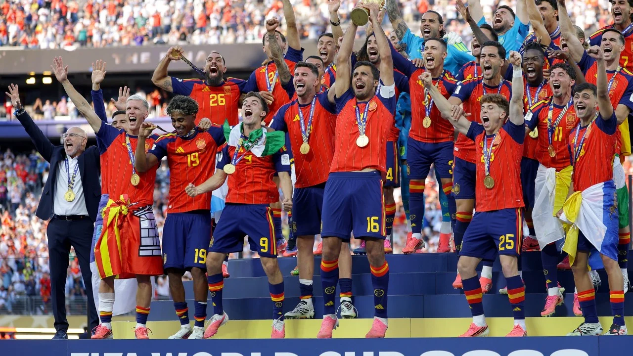 Hong Kong police arrest 991 in crackdown on illegal gambling during World Cup