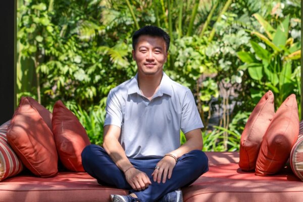 Black Lake CEO’s strategy to sell AI solutions to factories: turn to food couriers