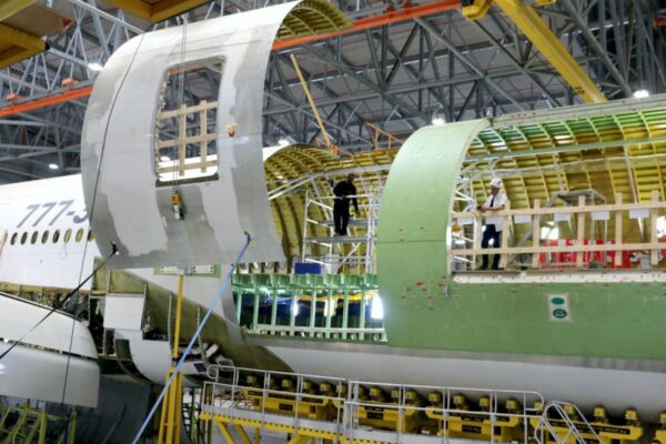 China Southern Airlines to lease Boeing 777-300 converted freighters