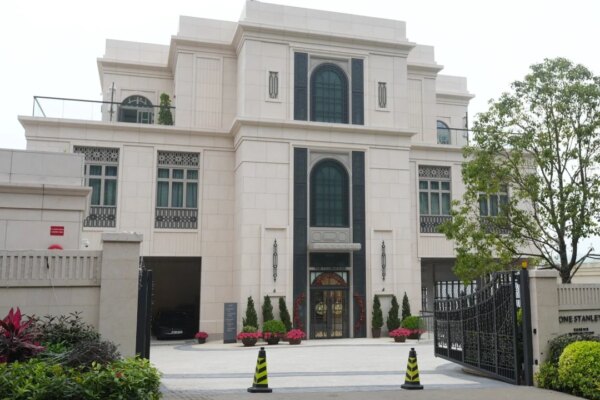 Fast lane to luxury: Hong Kong developer lures upmarket homebuyers with Mercedes giveaways