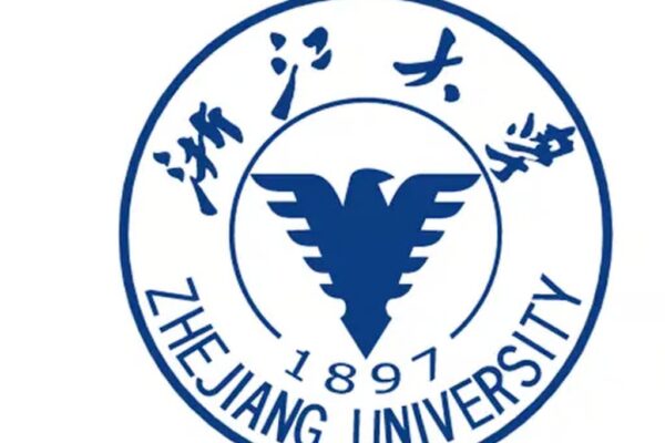 The eagle featured in the university’s emblem closely resembles the logo of the renowned Italian fashion label. Photo: Sohu
