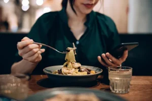 Chinese women have embraced an AI romance boom.