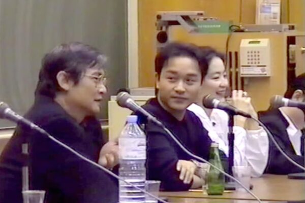 Ackbar Abbas (left) takes part in a talk at the University of Hong Kong with singer Leslie Cheung (centre) and actor Brigitte Lin (right) in March 1999.