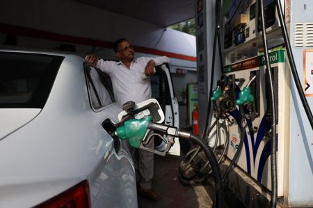 Exclusive-Emails reveal Indian carmakers’ fuel contamination worries before public retreat