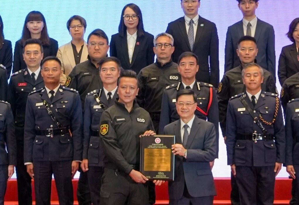 Bomb-disposal team, light public housing unit win chief executive’s award