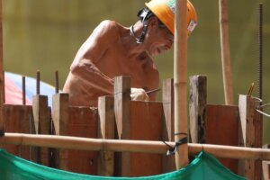 Letters | Hong Kong needs clearer framework for handling high heat on work sites