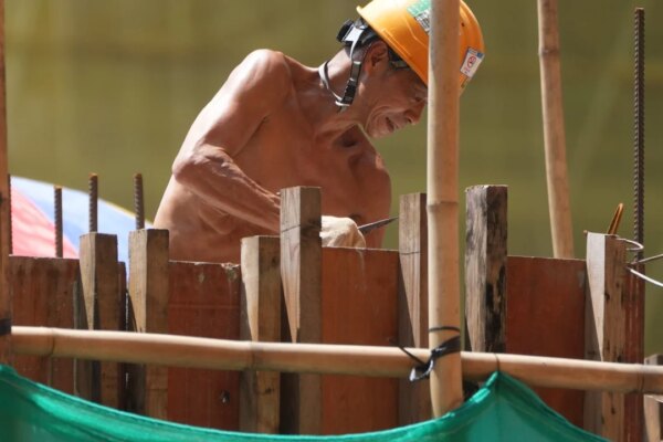 Letters | Hong Kong needs clearer framework for handling high heat on work sites