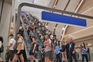 Hongkongers can use either ID or home return permit at revamped Huanggang Port