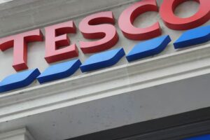 Arrest warrant issued after pair charged over £8,600 shoplifting spree fail to turn up at court