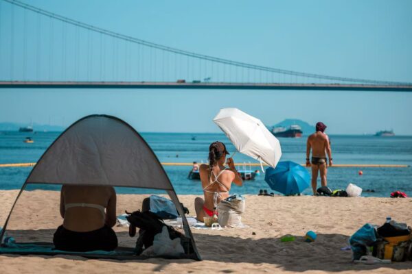 Hong Kong records hottest day since 1884