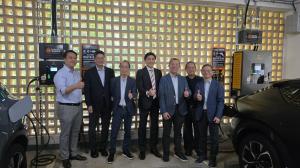 RadiansPlus and LINK officials celebrate the new EV charging launch.