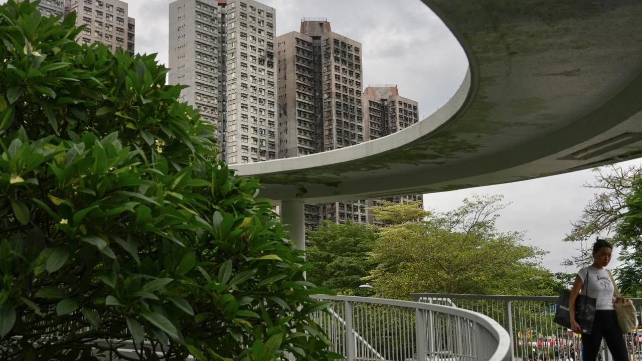 Hong Kong rules out Wang Fuk Court buy-back extension as 100 owners hesitate