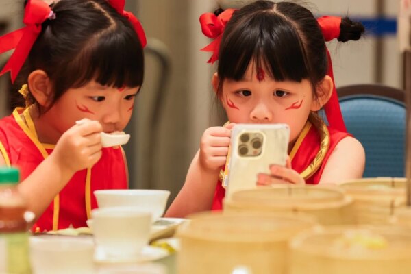 34% of kindergarten pupils spend at least an hour a day on social media, study shows