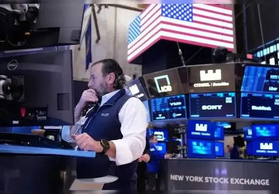 Dow Futures Boosted by Heavyweights Caterpillar, Apple, Cisco, and UnitedHealth
