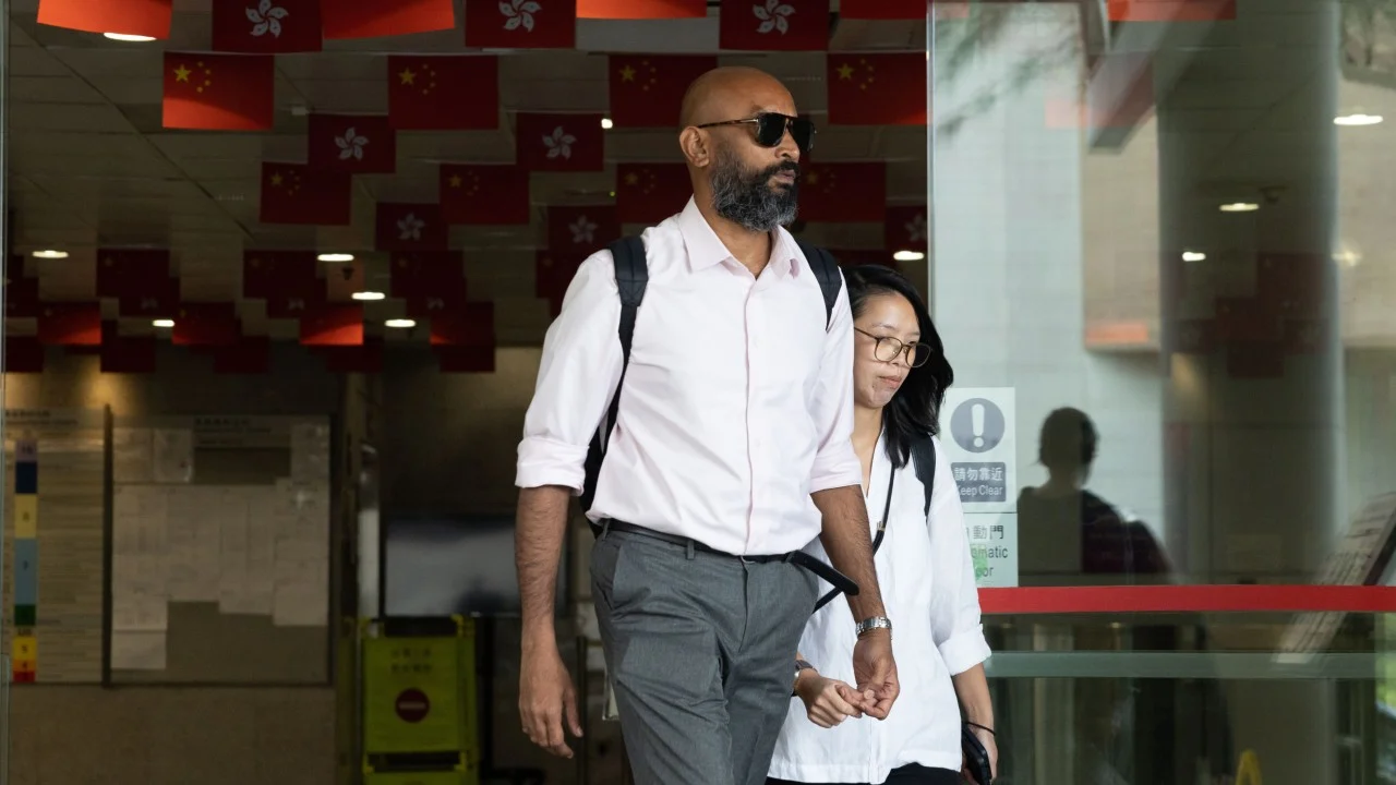 HKU virologist spared conviction for assaulting man and damaging his phone