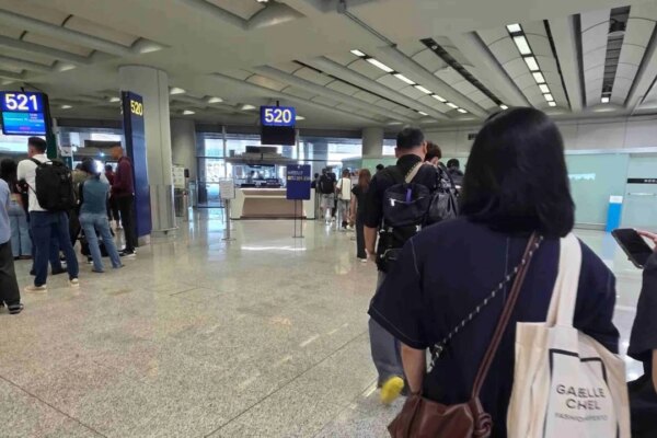 Passengers all at sea as Hong Kong airport’s Terminal 2 train breaks down